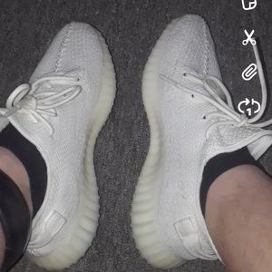 Creme white yeezys 350 boost